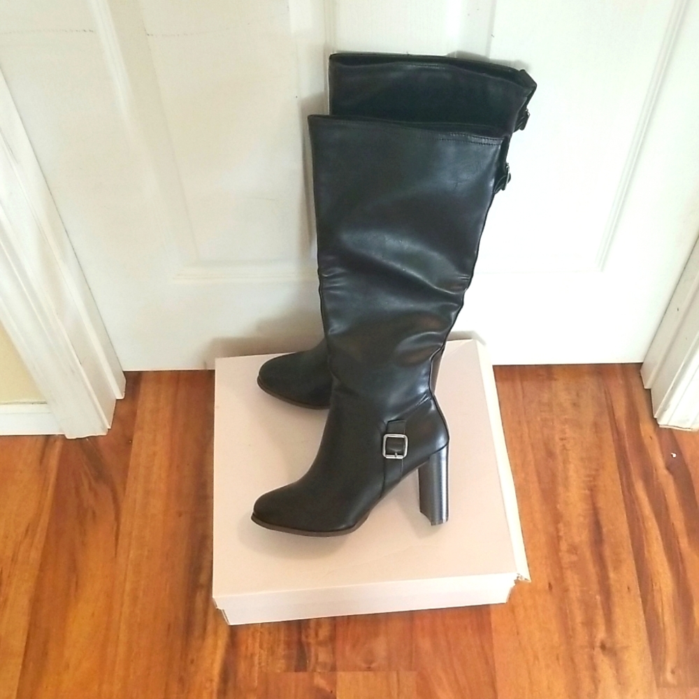 Size 8 black tall heeled boots!